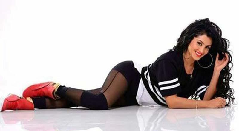 Michelle Soifer alborota a sus fans con sensual topless 