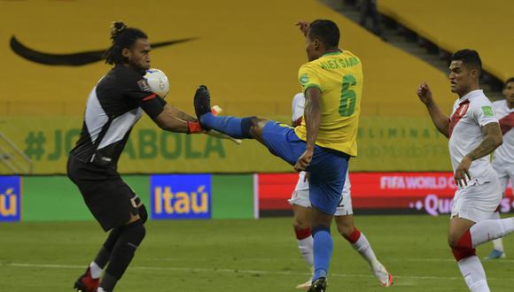 Gallese fue titular esta noche con la selección peruana en Recife. (Foto: AFP)