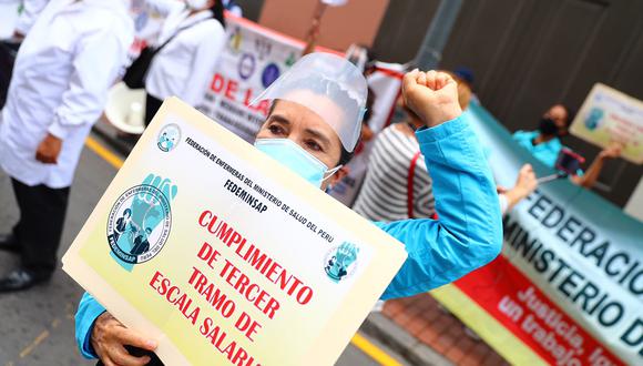 Gremios de Salud inician paro nacional indefinido para exigir mejoras salariales. (Foto: Hugo Curotto / @photo.gec)