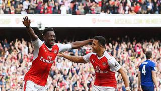 Premier League: Arsenal vence 2-0 al Manchester United que queda en camino