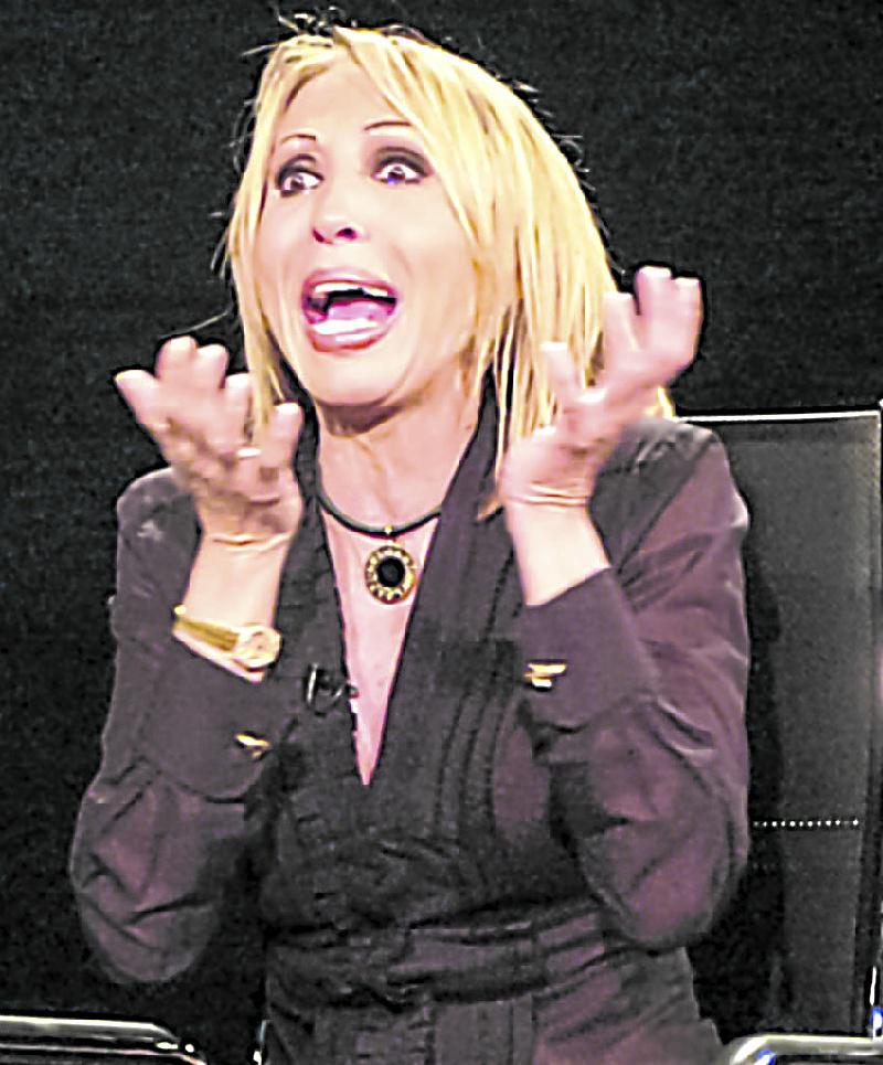 Laura echa chispas