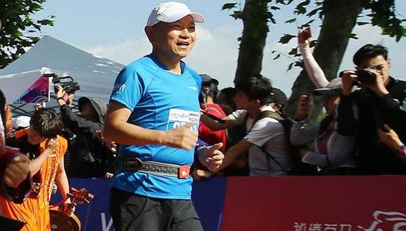 ​Corredor chino de 55 años corre 100 maratones en días consecutivos