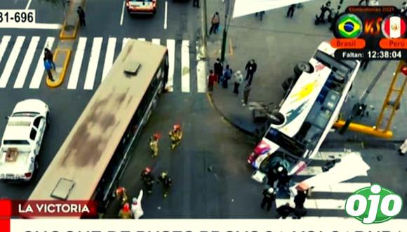 Choque de buses deja varios heridos esta mañana en La Victoria. (Captura: América Noticias)