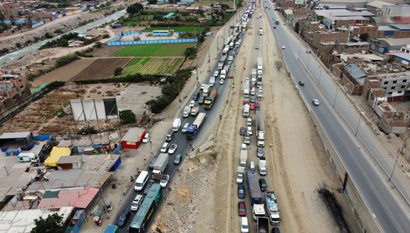 Se registra caos vehicular en Priale por obras. Foto: Hugo Curotto/GEC