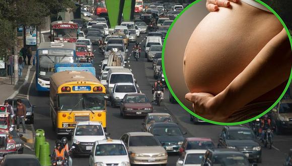 Mujer dio a luz a una niña en un auto en medio del tráfico 