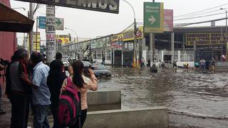 Independencia: Gigantesco aniego en Estación Naranjal afecta a vecinos y chóferes   