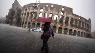 Ciudad Eterna bajo agua: Una fuerte tormenta inunda Roma y causa numerosos incidentes
