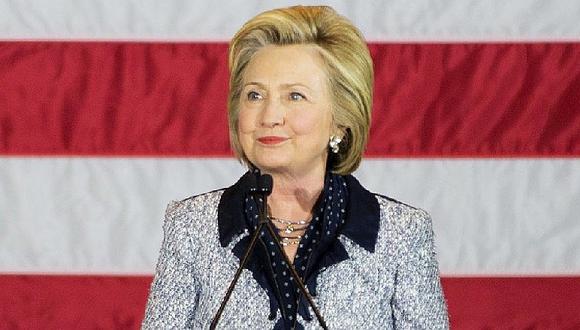 ​Hillary Clinton: Se entrevista con el FBI por correos electrónicos