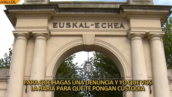 El hombre amenazó al compañero de clase de su hija en el colegio Euskal Echea por el constante bullying que le hacía. (Foto: Captura de video)