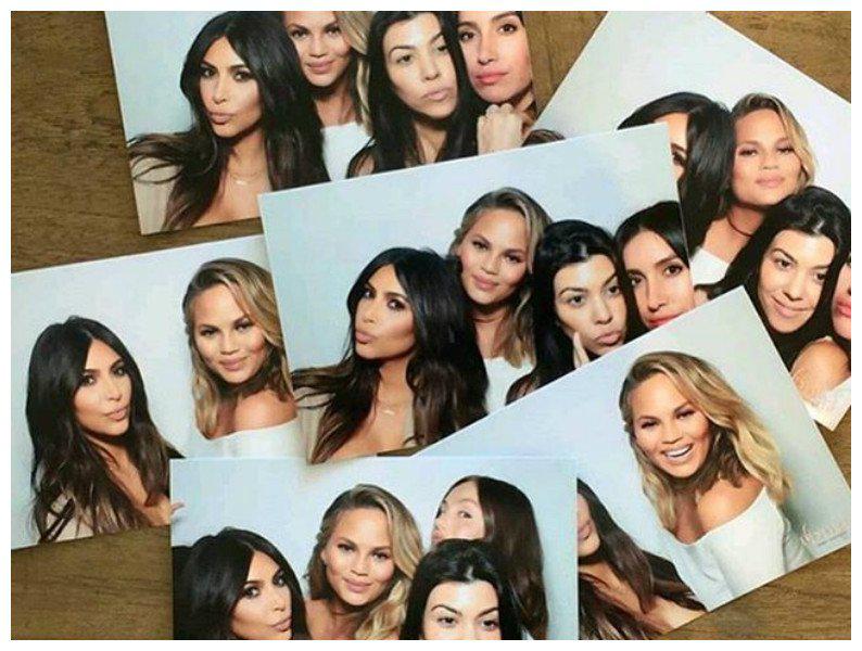 Chrissy  Teigen no duda en seguir los pasos de Kim Kardashian y su style maternity