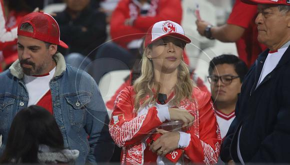Sheyla Rojas se hace presente en el Estadio Nacional con Pedro Moral