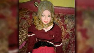 Indonesia: Confunden una muñeca inflable con un 'ángel'