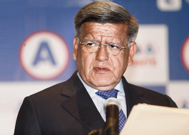 César Acuña es investigado por la Universidad de Lima por tesis de maestría