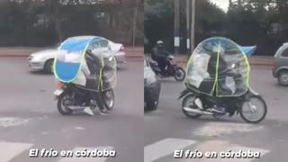“¿Qué saben estos de frío?”, motociclista improvisa alucinante protector de frío y se hace viral