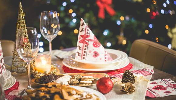 La decoración de la mesa debe ser planeada con tiempo para pensar bien la ubicación de cada detalle y todo quede perfecto en Navidad. (Foto: Pexels)