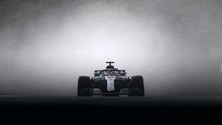 ​Fórmula 1: A lo crack, Hamilton hace la 'pole' bajo lluvia y Vettel es cuarto (VIDEO)