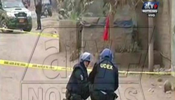 ​Jicamarca: Policía encuentra explosivos junto a bandera con la hoz y el martillo