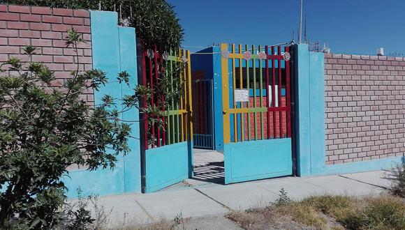 En pleno toque de queda, delincuentes roban alimentos y equipos de jardín escolar en Characato.