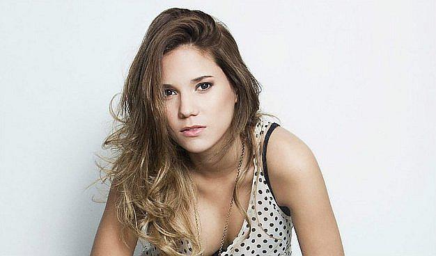 Maria Grazia Gamarra y su peculiar vestido para embarazadas [VIDEO] 