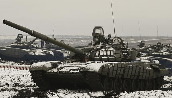 Tanques rusos amenazan a Ucrania y al mundo.