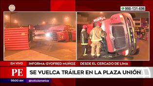 Se produce caos vehicular en la Plaza Unión tras vuelco de tráiler   
