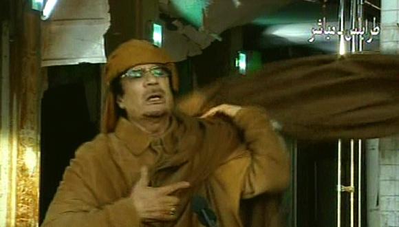 Genocida Gaddafi amenaza con luchar hasta "la última gota de sangre"