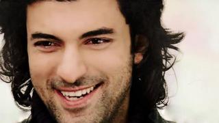 Fatmagül: Engin Akyürek gana premio por papel protagónico en novela [VIDEO]