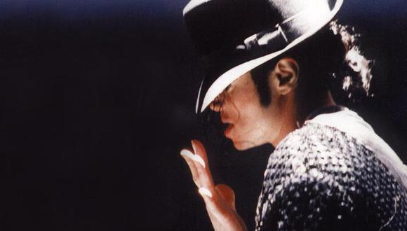 Transmisión de autopsia de Michael Jackson indigna a sus fans

