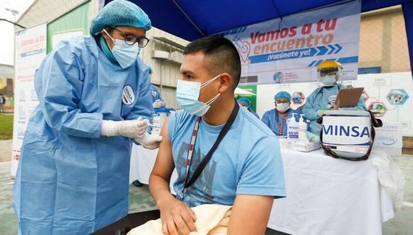 Exhortan a población a vacunarse contra la COVID-19 en la región Piura