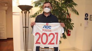Alianza Lima: Carlos Bustos llegó a Perú y mostró la camiseta blanquiazul