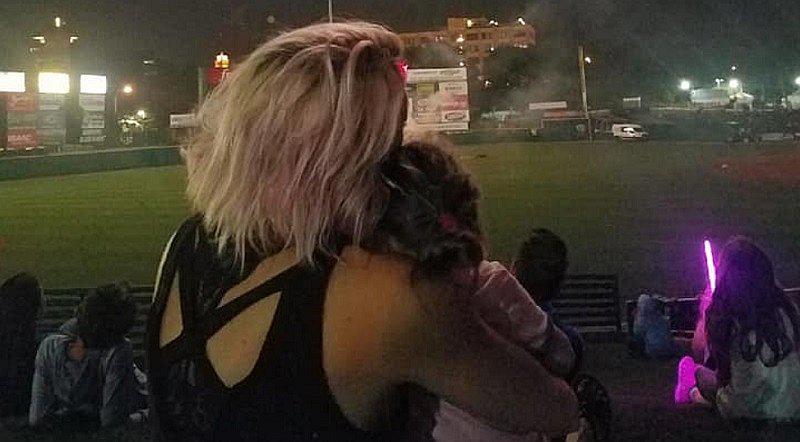 ​Padres se despiden de su hija de 5 años que murió con cáncer y publican desgarradora foto