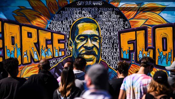Los manifestantes se reunieron cerca de un monumento improvisado en honor a George Floyd el pasado 30 de mayo de 2020. (CHANDAN KHANNA / AFP).
