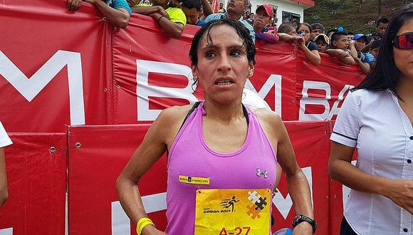 Gladys Tejeda vale un Perú y gana medio maratón internacional de Cobán