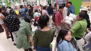 Cusco: Fiscal llama ‘idiotas’ a ciudadanos que compran desmedidamente | FOTOS