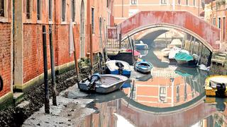 Los canales de Venecia se secan por ausencia de lluvias y la marea baja continuará por más días