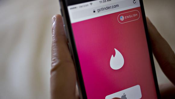 The Tinder website is demonstrated for a photograph on an Apple Inc. iPhone in Washington, D.C., U.S., on Saturday, Feb. 4, 2017. IAC/InterActiveCorp, parent of Match Group Inc. which operates a number of dating services including Tinder, beat analysts estimates for revenue and profit in the fourth quarter when figured were released on January 31. Photographer: Andrew Harrer/Bloomberg via Getty Images