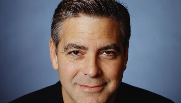 Le escupen a George Clooney para desearle buena suerte