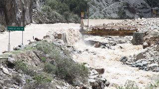 Carretera Central: Huaicos ponen en peligro a cientos de familias