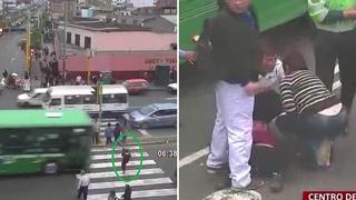 Madre y su bebé son atropellados en la avenida Abancay al cruzar semáforo en rojo (VIDEO)