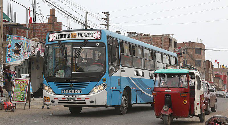 Villa El Salvador: Asaltan a pasajeros en bus de “El chino” 