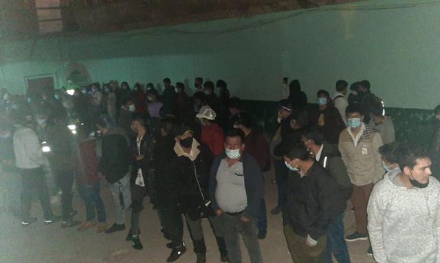 Cusco: Más de 220 personas son intervenidas de madrugada en tres fiestas COVID-19 (Foto: PNP)