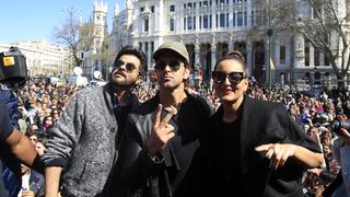 Hrithik Roshan, Sonakshi Sinha y Anil Kapoor alocan a fans tras llegar a España  