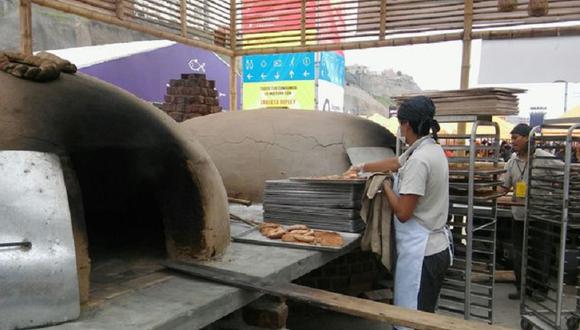 Mistura 2015: Preparación de 1000 panes chaplas por hora causan sensación [VIDEO]