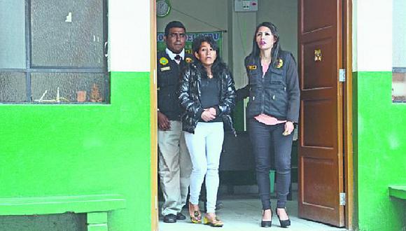 ​San Juan de Miraflores: Mujer golpeaba a palazos a su hija por "comer mucho"