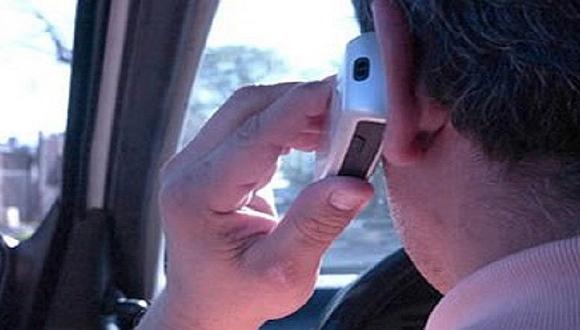 Sujeto muerde oreja a pasajero de 24 años que hablaba por celular 