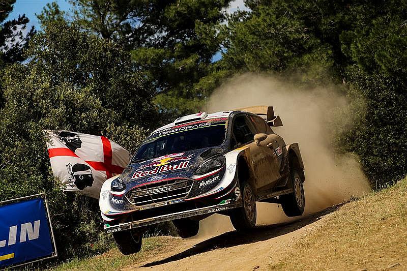 ​WRC: Ogier lleva 3,2 segundos a Neuville en su duelo en Cerdeña