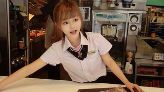 McDonald's: Conoce a "La Diosa", la trabajadora con rostro de muñeca [VIDEO]