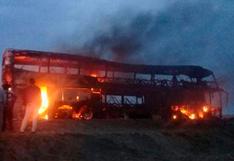 Bus lleno de alumnos se incendia en viaje de promoción rumbo a Piura │VIDEO