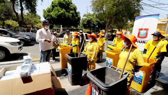 El alcalde de Piura exige que se les tome periódicamente pruebas de descarte de coronavirus a los trabajadores de limpieza y a los serenos. (Foto: Municipio de Piura)