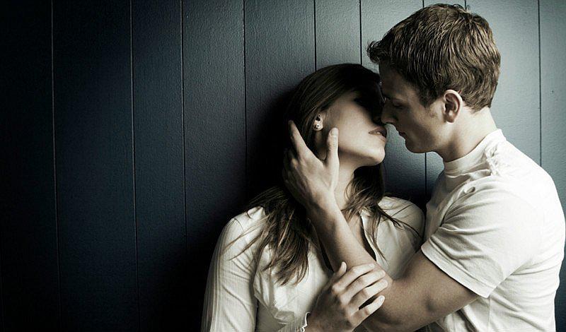 Estudio revela cuánto tiempo debe durar un beso perfecto